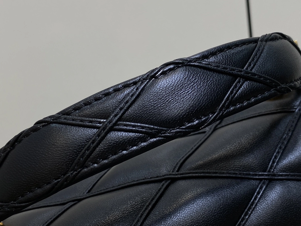 LV 2024 秋冬時裝秀系列GO-14 PM Malletage 斜挎鏈條包 手袋-M12004 17 LV M12004 5