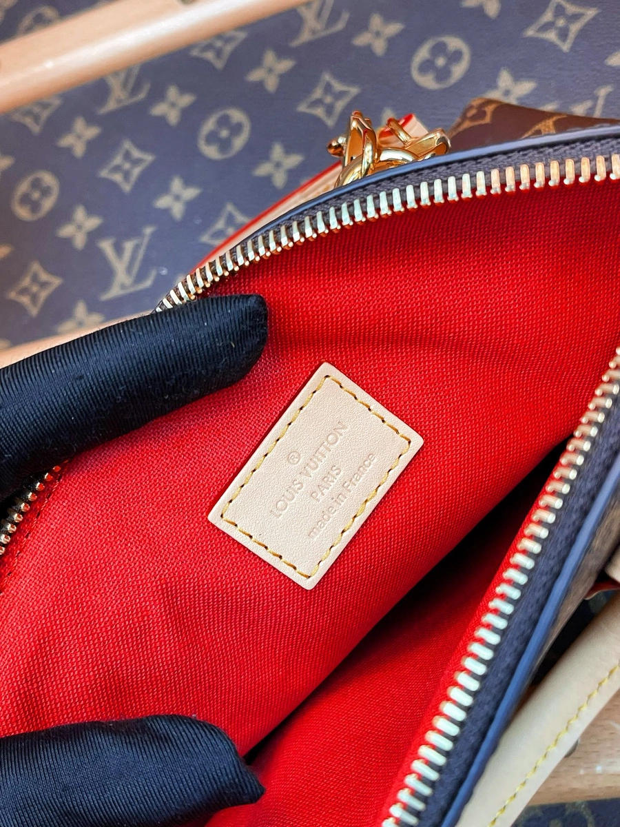 LV 2024 秋冬時裝秀系列Lockit BB Monogram 鏈條包手袋-M12019 16 LV M12019 10
