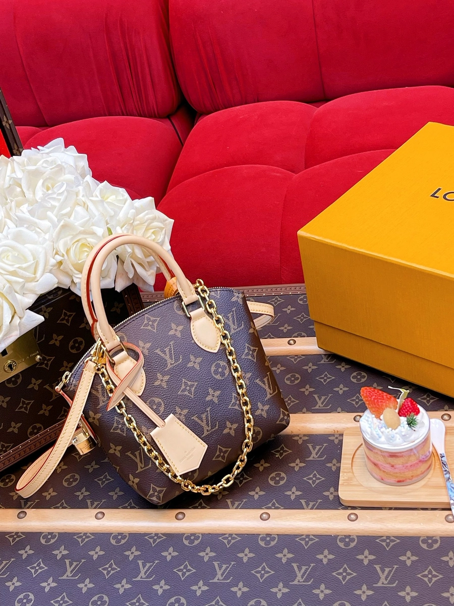 LV 2024 秋冬時裝秀系列Lockit BB Monogram 鏈條包手袋-M12019 13 LV M12019 13