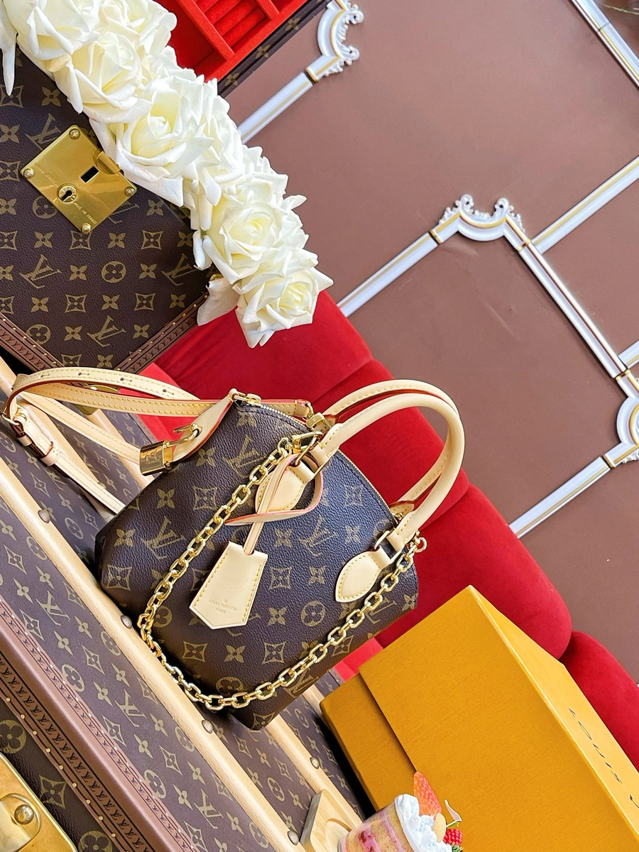 LV 2024 秋冬時裝秀系列Lockit BB Monogram 鏈條包手袋-M12019 8 LV M12019 16