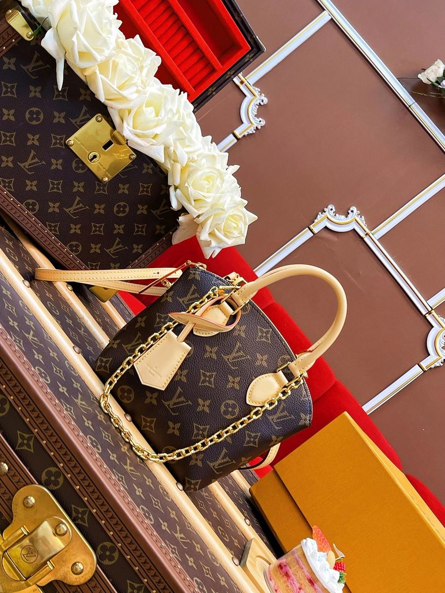 LV 2024 秋冬時裝秀系列Lockit BB Monogram 鏈條包手袋-M12019 9 LV M12019 17