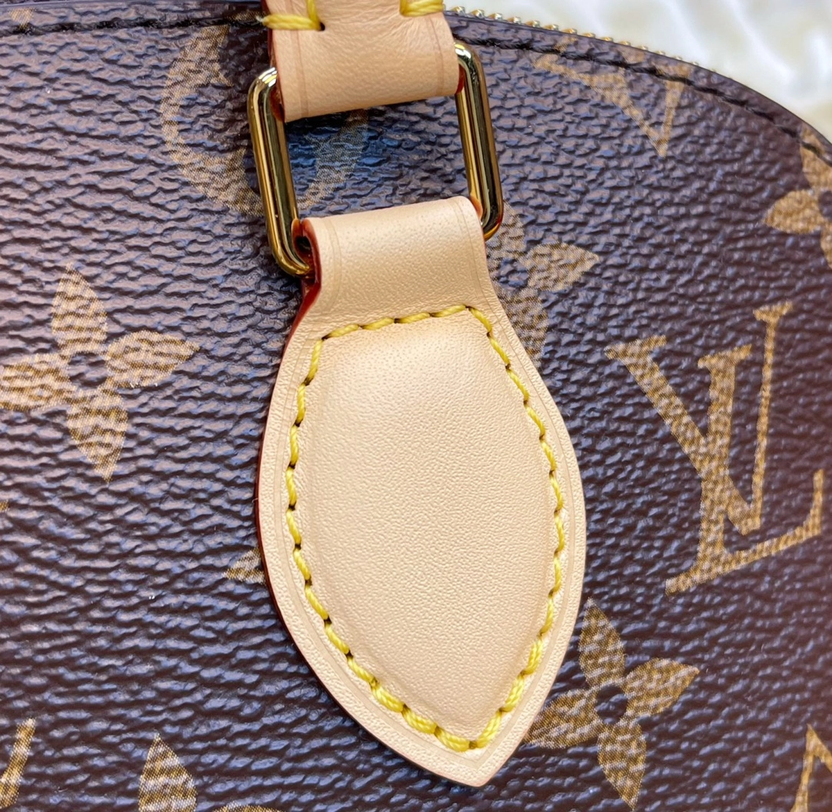 LV 2024 秋冬時裝秀系列Lockit BB Monogram 鏈條包手袋-M12019 18 LV M12019 8