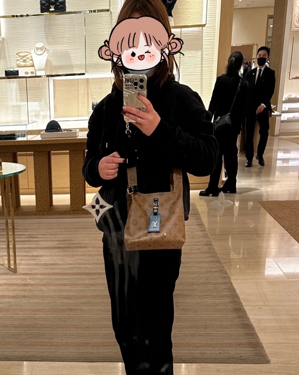 LV Atlantis BB Monogram 購物手袋包-M46816 10 LV M46816 9