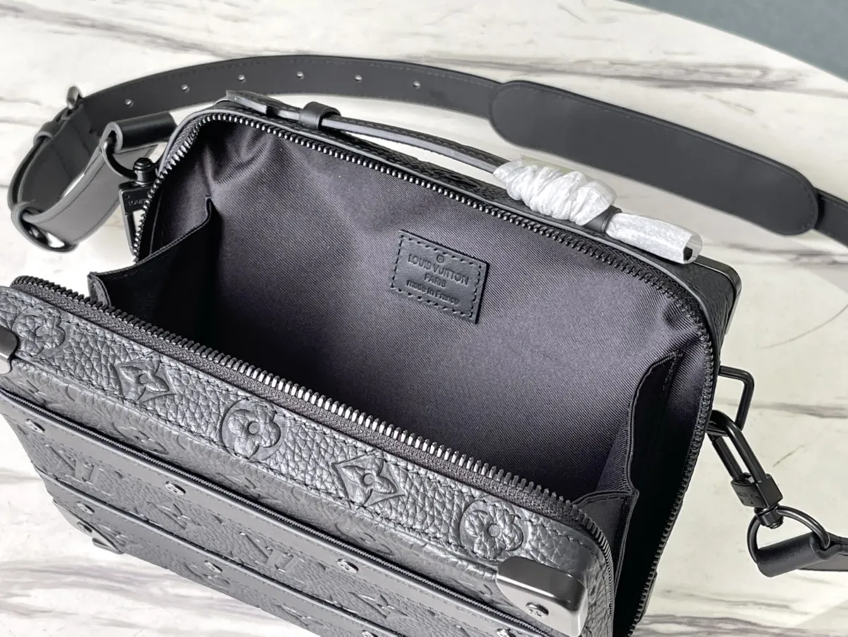 LV Handle Soft Trunk 黑色壓花男士手袋-M59163 6 bags 1125242120563