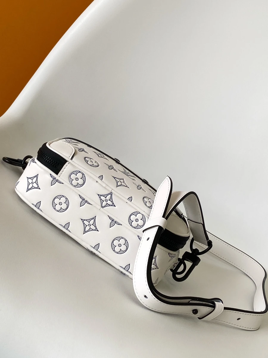 LV Alpha 白色Monogram可穿戴式郵差包 手袋-M83383 4 shopbag 221120241518423