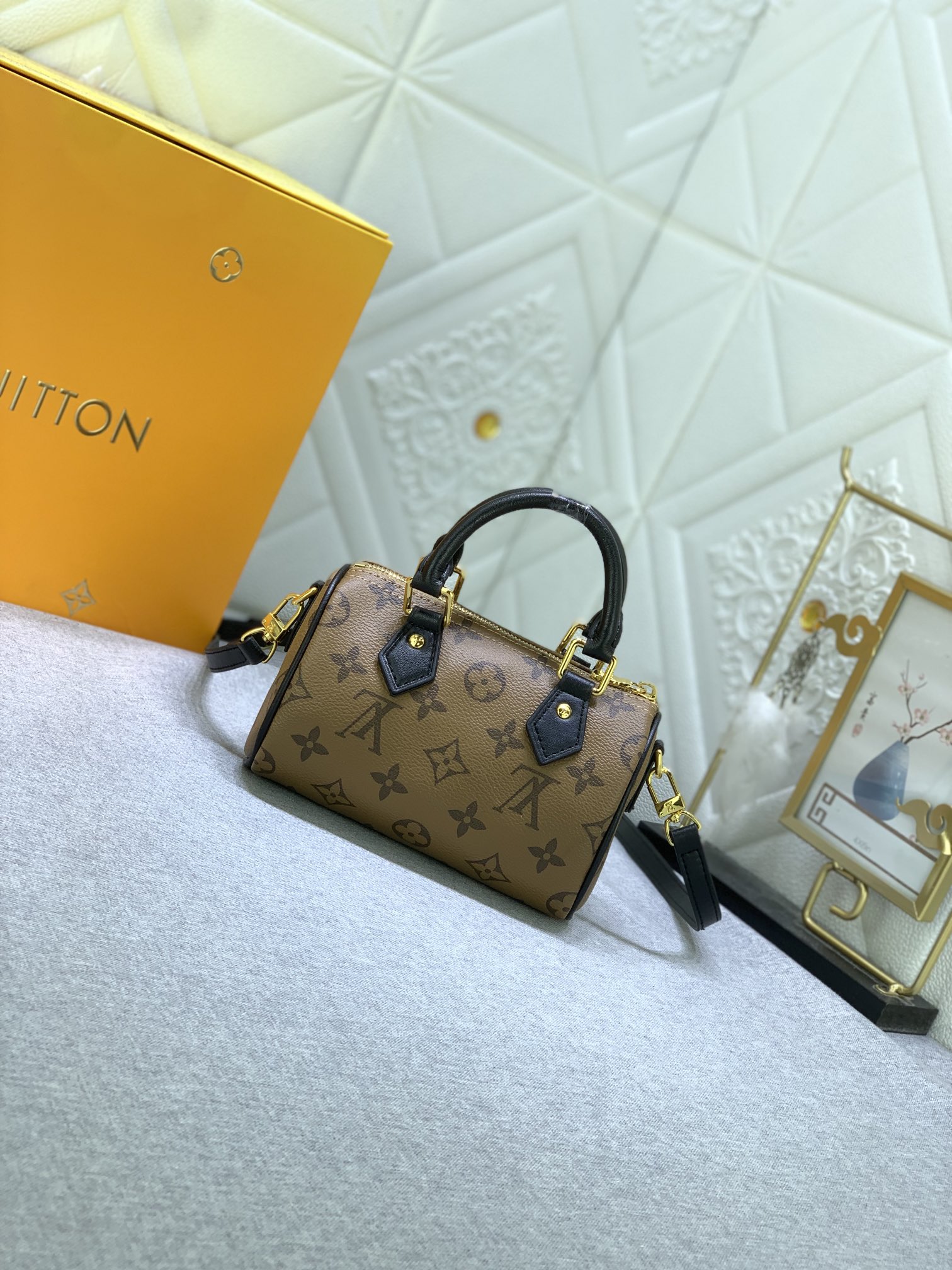 LV Nano Speedy Monogram 斑點狗小牛皮貼章 手提斜挎手袋-M83688 3
