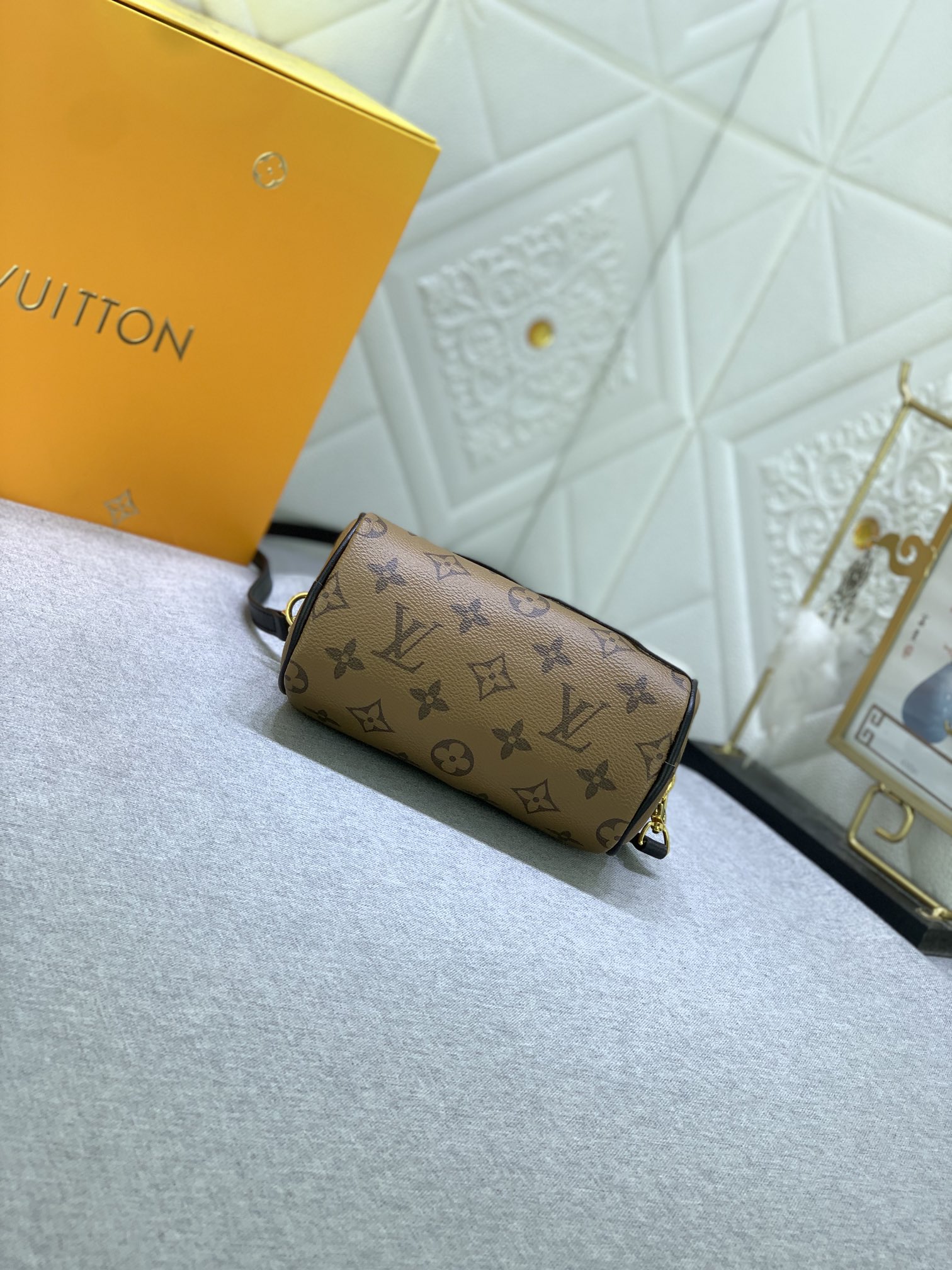 LV Nano Speedy Monogram 斑點狗小牛皮貼章 手提斜挎手袋-M83688 4