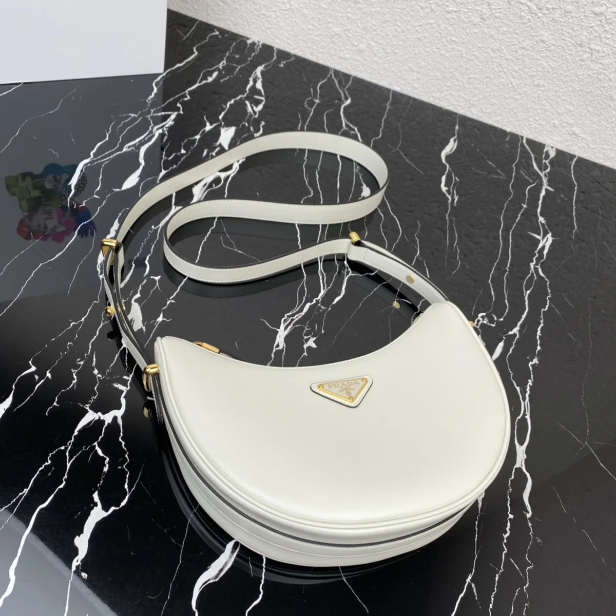 Prada Arqué 1BC194 PM粉色漆皮單肩手袋 10 Fepydwji Z00DQ0hovky
