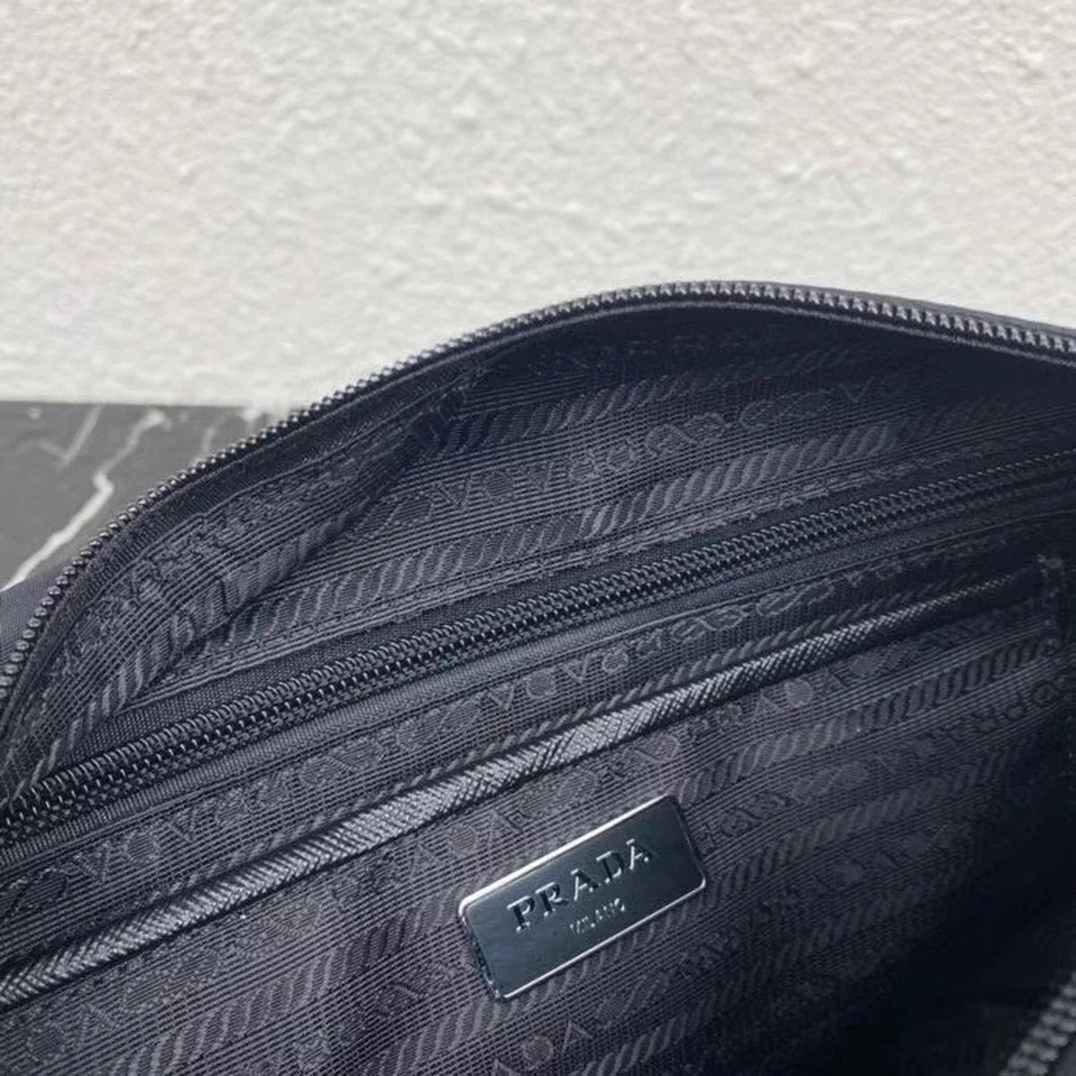 Prada Re-Nylon 1BD953 MM黑色尼龍單肩手袋 10 LjKeIpbYbHqkmowAo3Ub