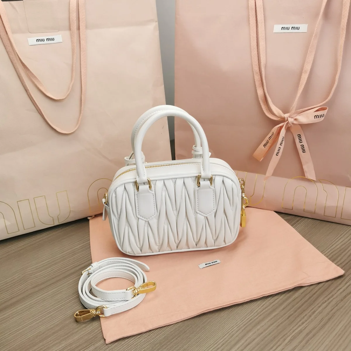 MiuMiu Arcadiematelassé納帕皮革手袋5BB123 3 Z3WJsZrMjZYt1i6YkEWE