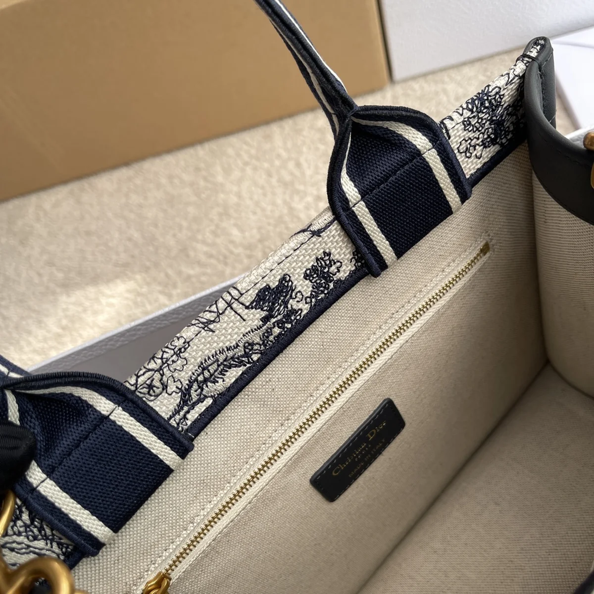 Dior Book 海軍藍托特手袋PM-M1325 9 D0aJt7xQs wFHSIpeyNz
