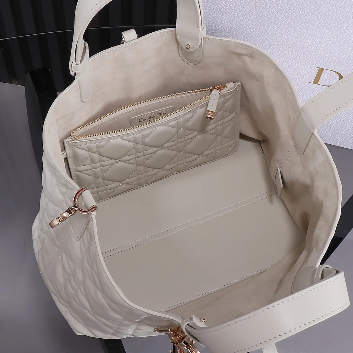 Dior Toujours 奶白色 小牛皮肩背袋MM-M2821 5 QYJWfp6iBUu6sDpkrXsP