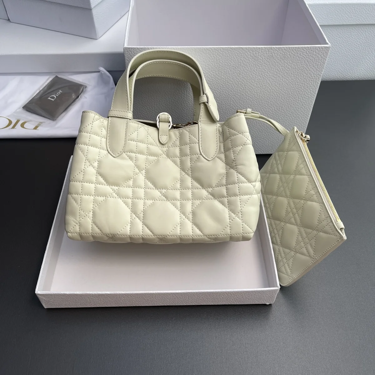 Dior Toujours 白色托特手袋PM-M2822 4 jVVrBFyc FAbbO