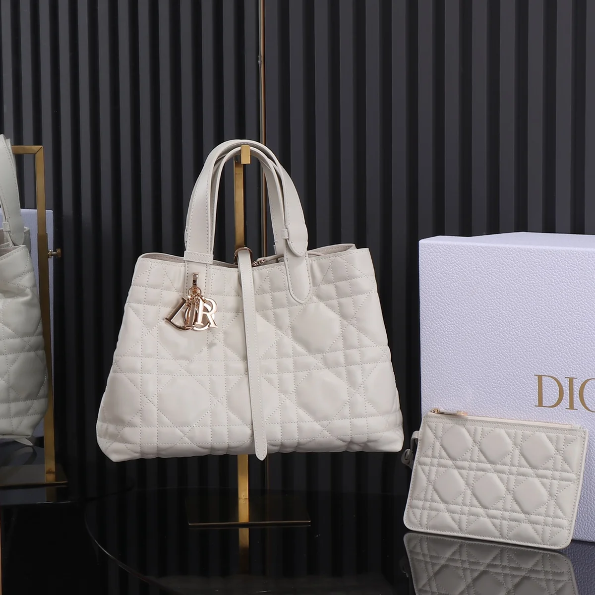 Dior Toujours 奶白色 小牛皮肩背袋MM-M2821 2 sSxAic7PMeXMCRm V4Eq